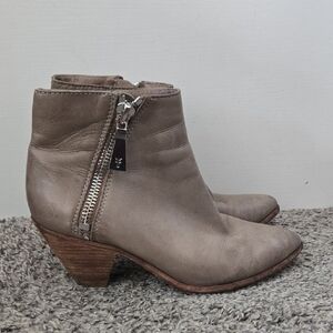 Frye Taupe Ankle Boots with Zipper Size 7.5 Fall Winter Boots